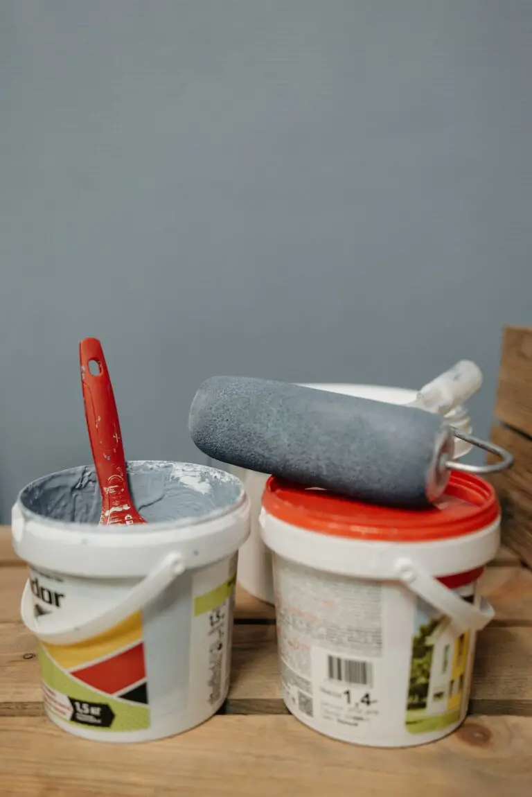 How to Ship Paint Safely With FedEx or USPS